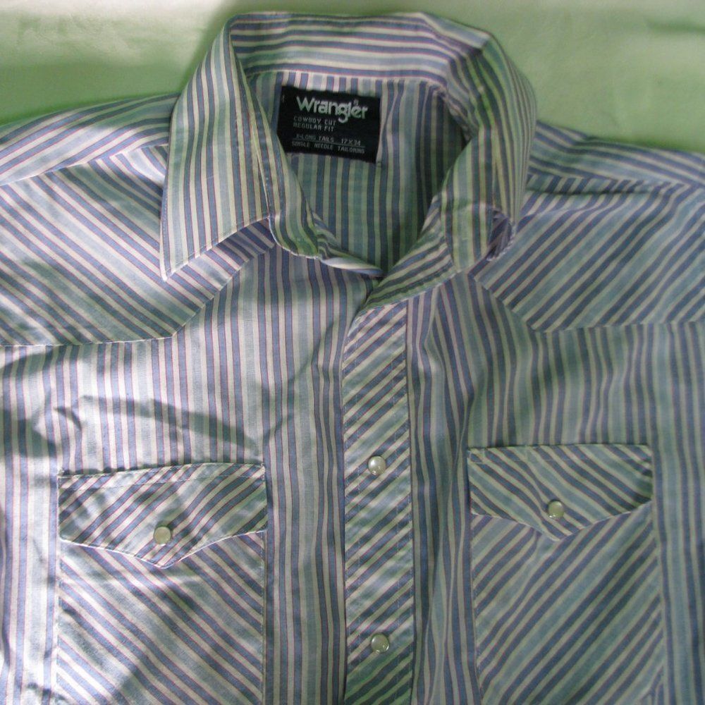 Vintage Wrangler Pearl-Snap Button-Down Shirt